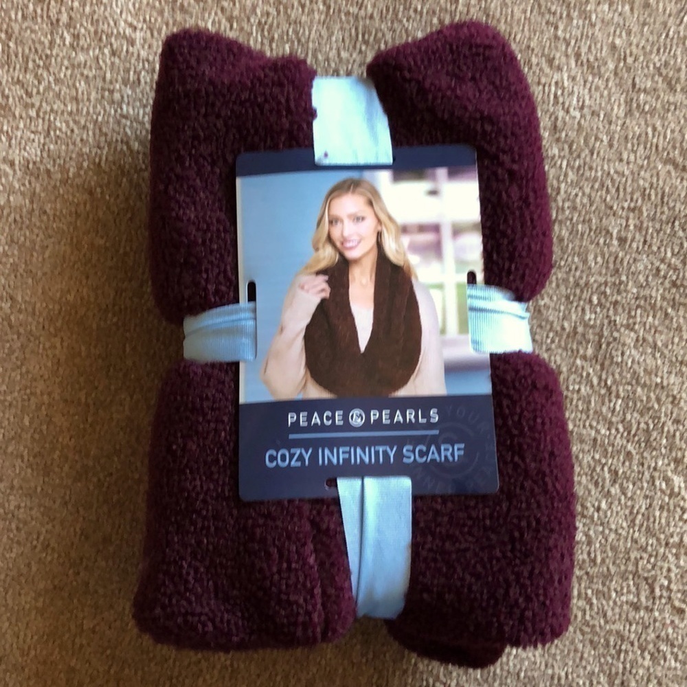 NWT Peace & Pearls Cozy Infinity Scarf